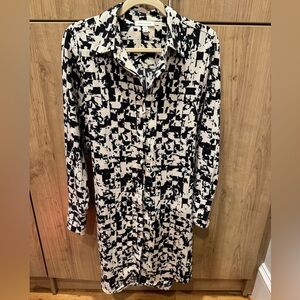 Patterned dark blue and cream long-sleeve dress